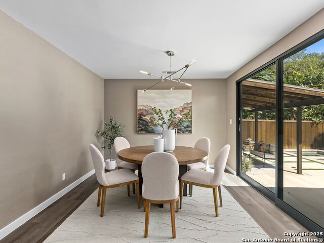 Image 11 of 56 For 144 Oakview Place E