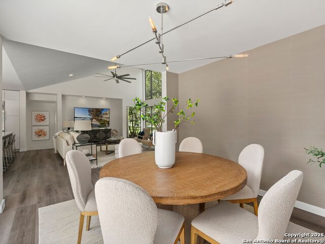 Image 12 of 56 For 144 Oakview Place E