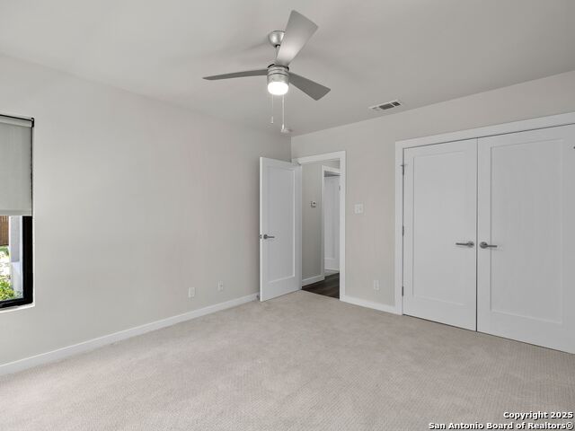 Image 22 of 56 For 144 Oakview Place E