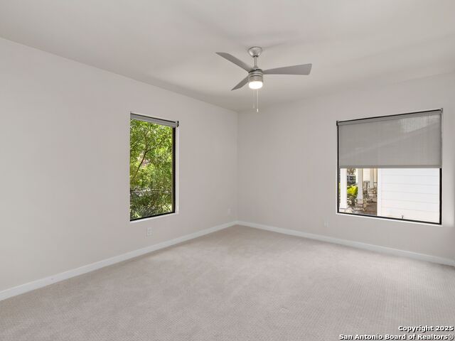 Image 23 of 56 For 144 Oakview Place E