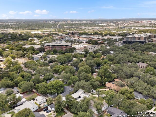 Image 53 of 56 For 144 Oakview Place E