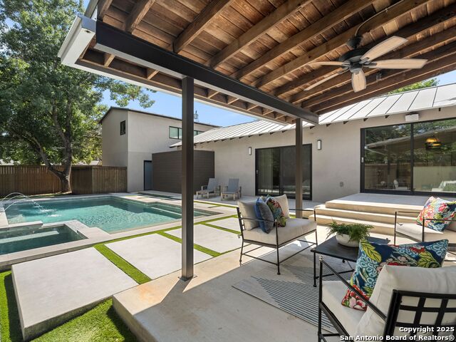 Image 55 of 56 For 144 Oakview Place E