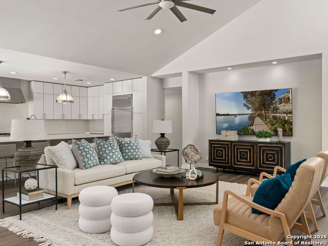 Image 8 of 56 For 144 Oakview Place E