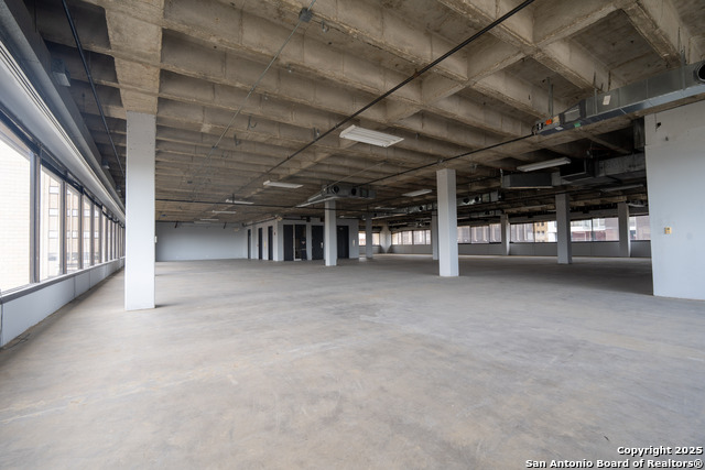 Listing photo id 8 for 425 Soledad  Entir
