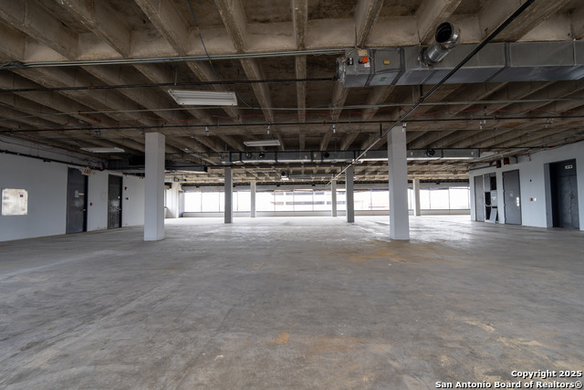 Listing photo id 9 for 425 Soledad  Entir