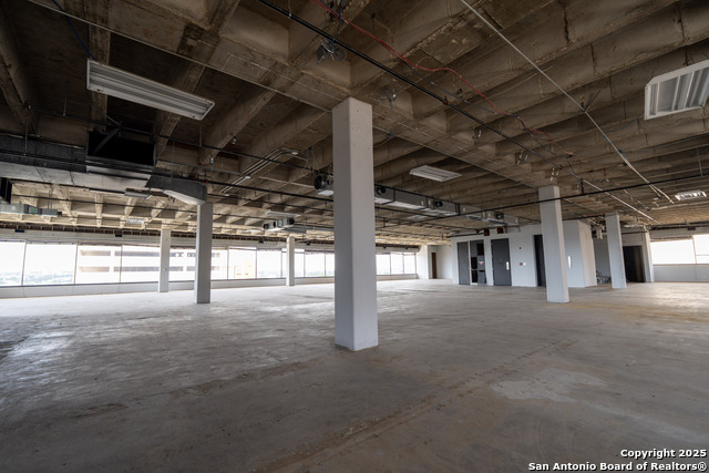 Listing photo id 10 for 425 Soledad  Entir
