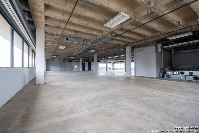 Listing photo id 12 for 425 Soledad  Entir