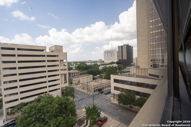Listing photo id 14 for 425 Soledad  Entir