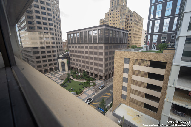 Listing photo id 15 for 425 Soledad  Entir