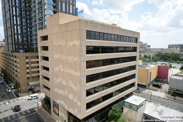 Listing photo id 1 for 425 Soledad  Entir
