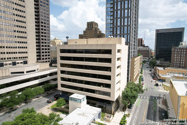 Listing photo id 2 for 425 Soledad  Entir