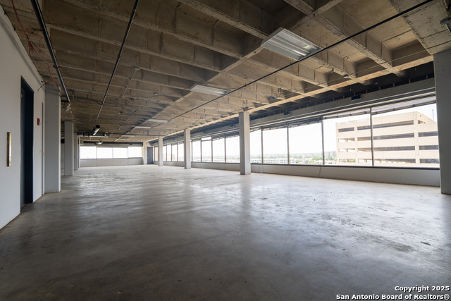 Listing photo id 6 for 425 Soledad  Entir