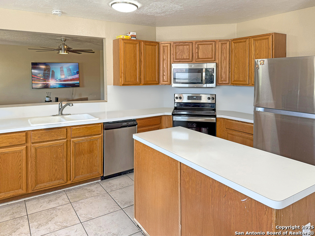 Image 15 of 40 For 13115 Almond Bend Dr