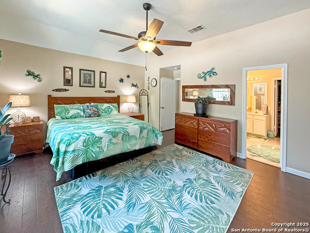 Image 19 of 40 For 13115 Almond Bend Dr