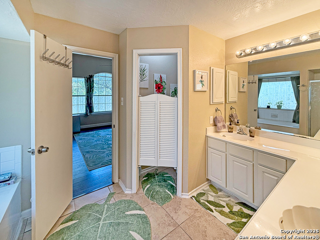 Image 22 of 40 For 13115 Almond Bend Dr