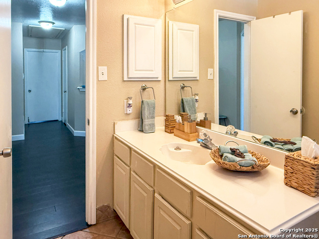 Image 28 of 40 For 13115 Almond Bend Dr