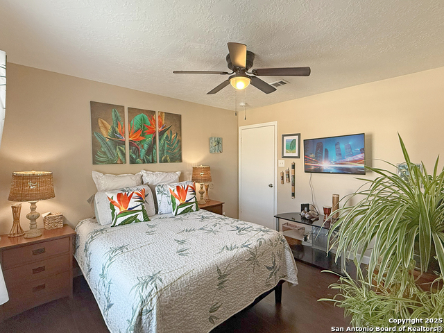 Image 32 of 40 For 13115 Almond Bend Dr
