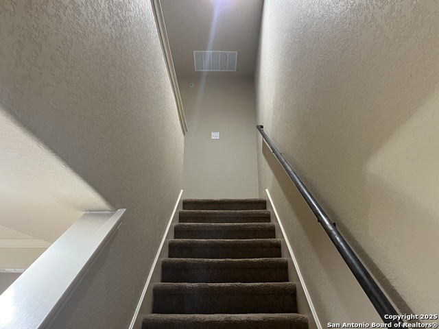 Listing photo id 9 for 13903 Annas Way 103
