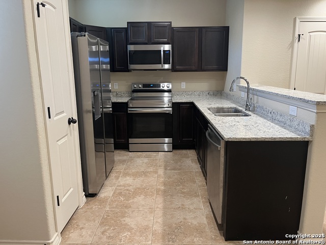 Listing photo id 6 for 13903 Annas Way 103