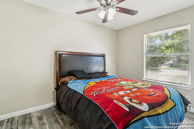 Listing photo id 8 for 5815 Kim Valley