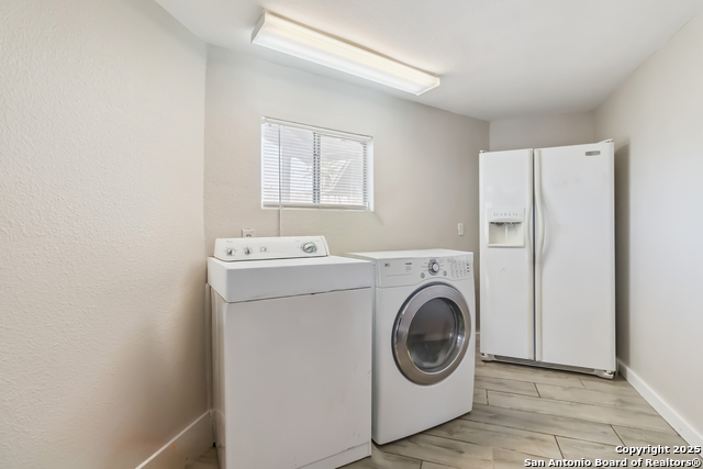 Listing photo id 12 for 5815 Kim Valley