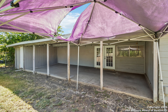 Listing photo id 13 for 5815 Kim Valley