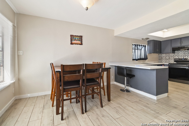 Listing photo id 4 for 5815 Kim Valley