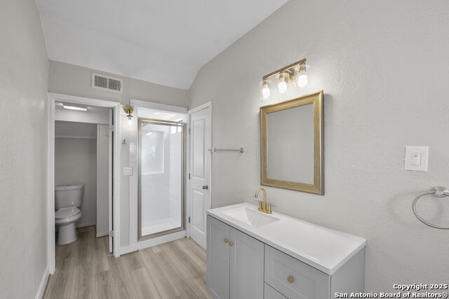 Image 33 of 43 For 589 Forest Crest