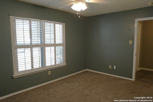 Listing photo id 14 for 1012 Bridgemont