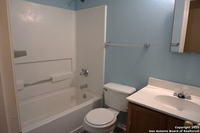 Listing photo id 17 for 1012 Bridgemont