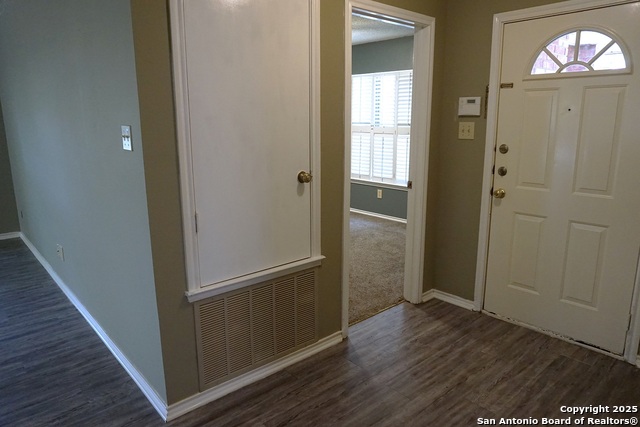 Listing photo id 1 for 1012 Bridgemont