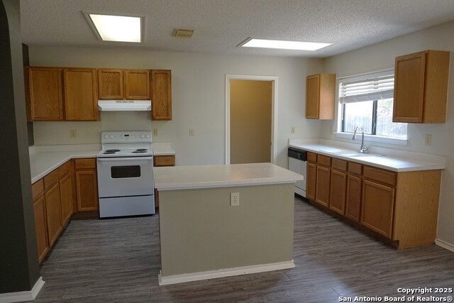 Listing photo id 4 for 1012 Bridgemont