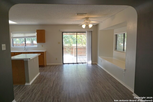 Listing photo id 6 for 1012 Bridgemont