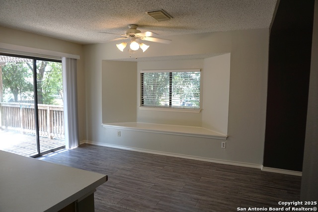 Listing photo id 7 for 1012 Bridgemont