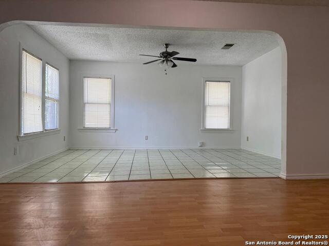 Image 6 of 7 For 1334 W Lullwood Ave  B