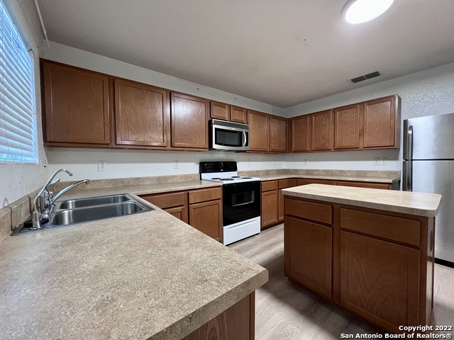 Image 20 of 47 For 12827 Sicily