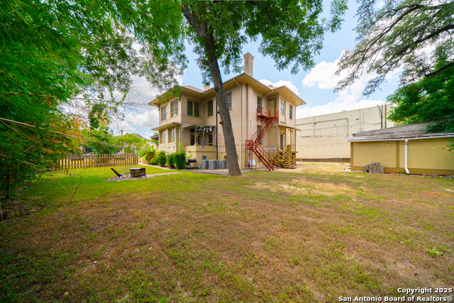 Image 36 of 37 For 109 Woodlawn E