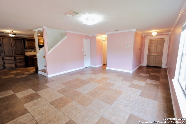 Listing photo id 11 for 3647 Cameron Springs