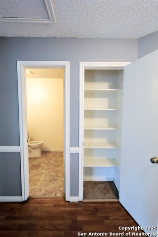 Listing photo id 13 for 3647 Cameron Springs