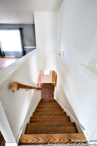 Listing photo id 14 for 3647 Cameron Springs