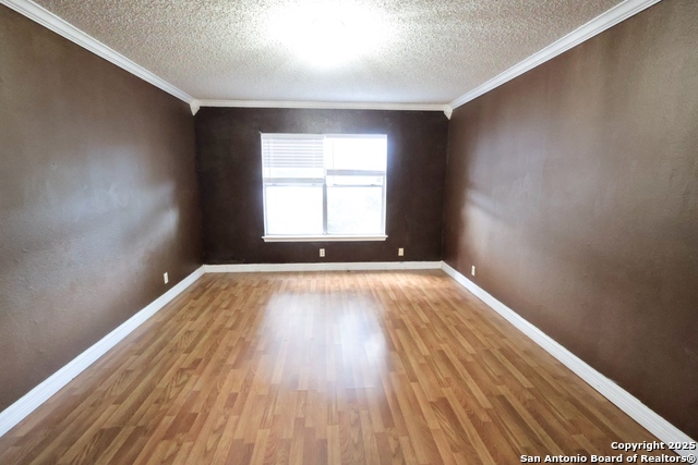 Listing photo id 16 for 3647 Cameron Springs