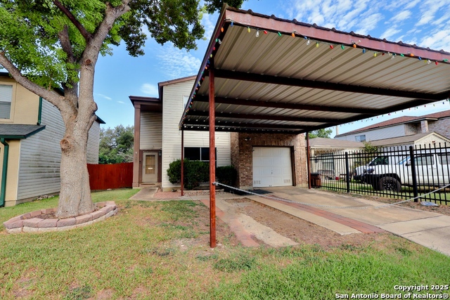 Listing photo id 0 for 3647 Cameron Springs