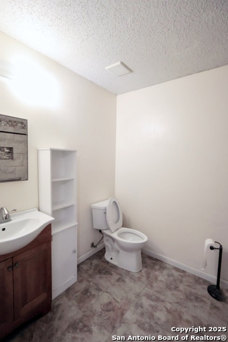 Listing photo id 19 for 3647 Cameron Springs