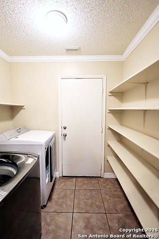 Listing photo id 23 for 3647 Cameron Springs