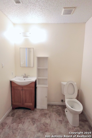 Listing photo id 27 for 3647 Cameron Springs