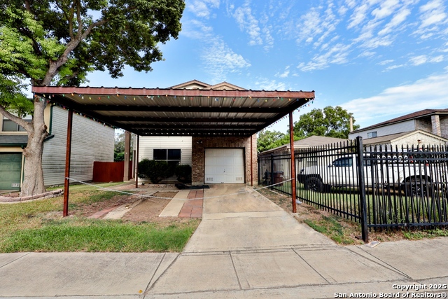 Listing photo id 1 for 3647 Cameron Springs