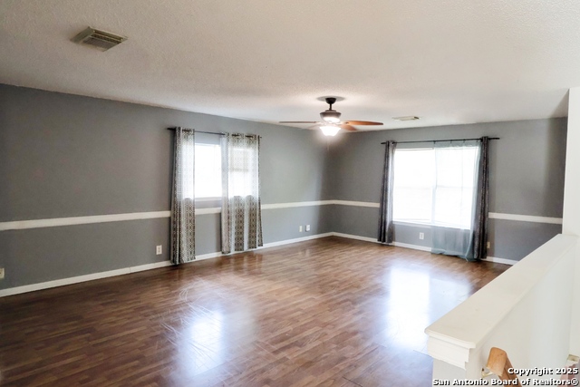 Listing photo id 2 for 3647 Cameron Springs