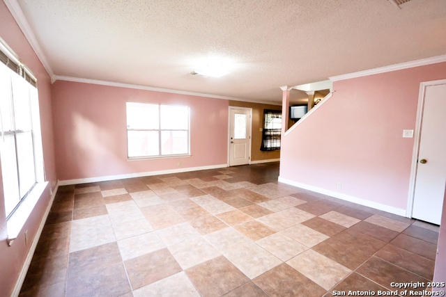 Listing photo id 4 for 3647 Cameron Springs