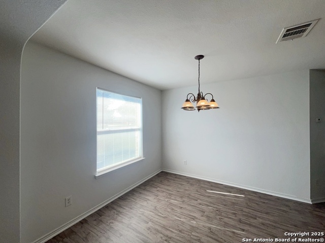 Listing photo id 8 for 6903 Cutting Creek