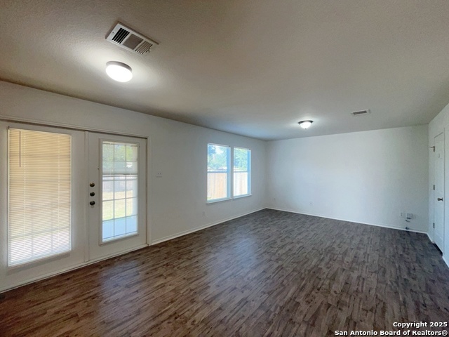Listing photo id 10 for 6903 Cutting Creek